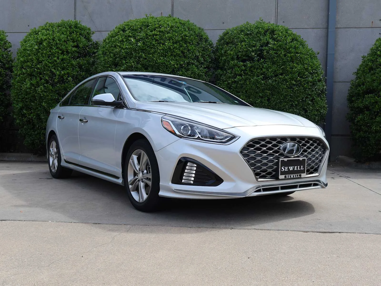Used 2019 Symphony Silver Hyundai Sport image 2
