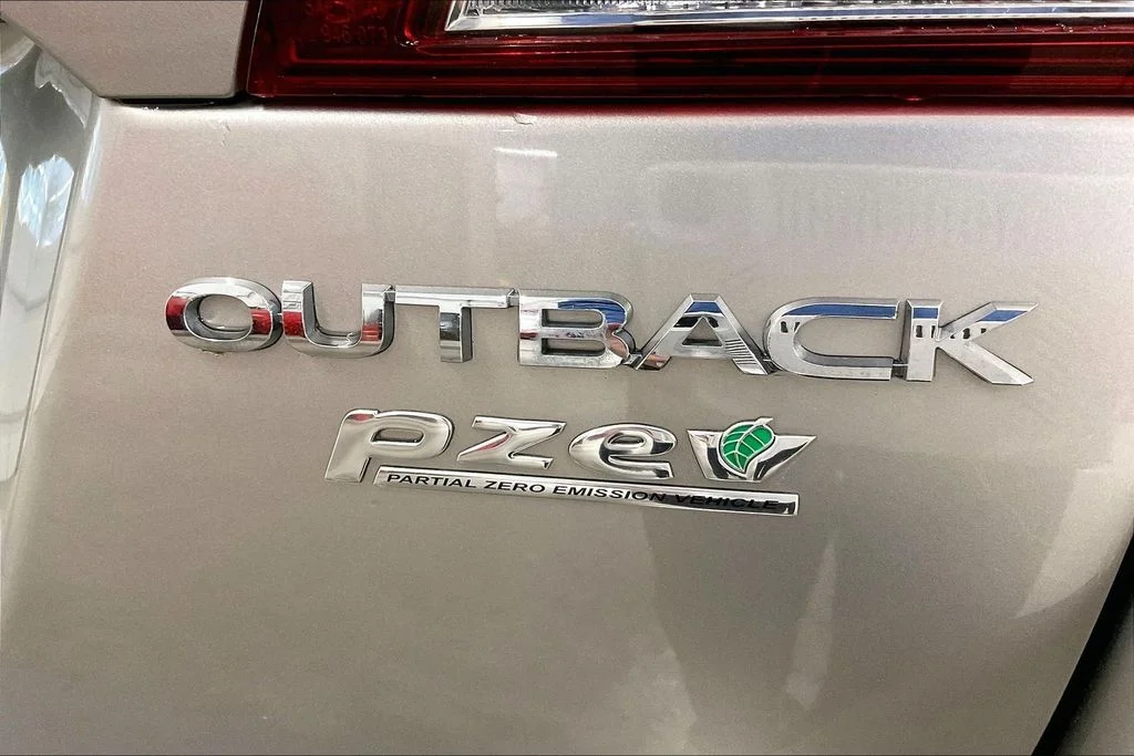 Used 2017 Gray Subaru 2.5i image 11