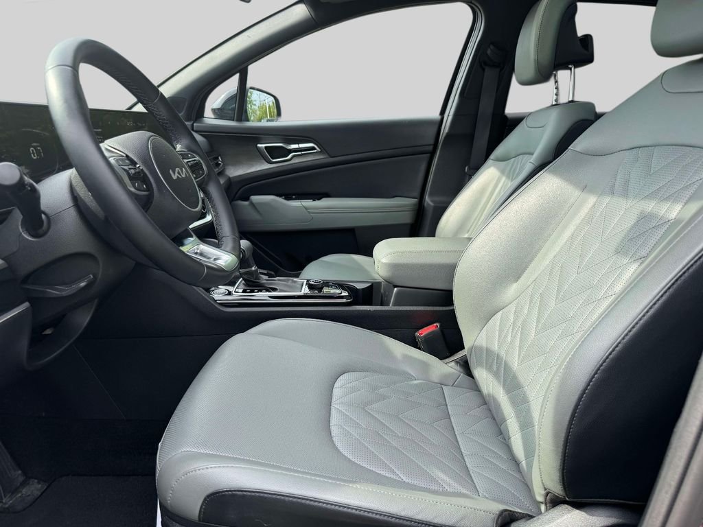 Used 2023 Black Kia X-Line image 13