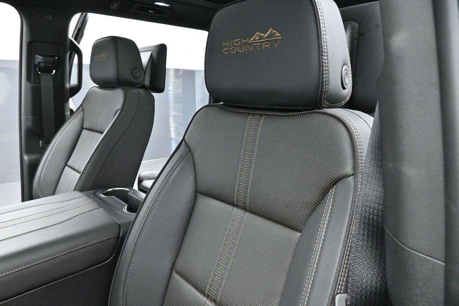 Used 2025 Black Chevrolet High Country image 17