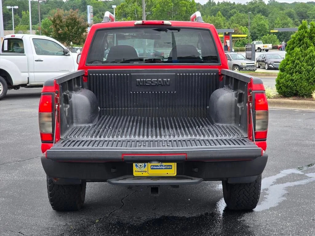 Used 2002 Red Nissan  image 26