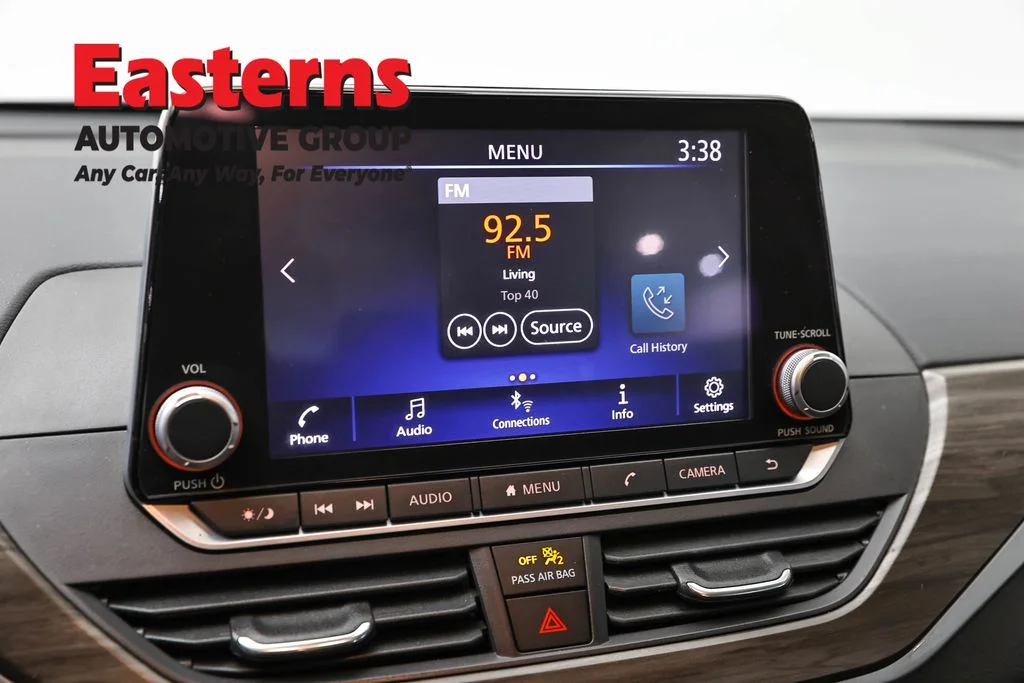 Used 2023 Black Nissan 2.5 SV image 19