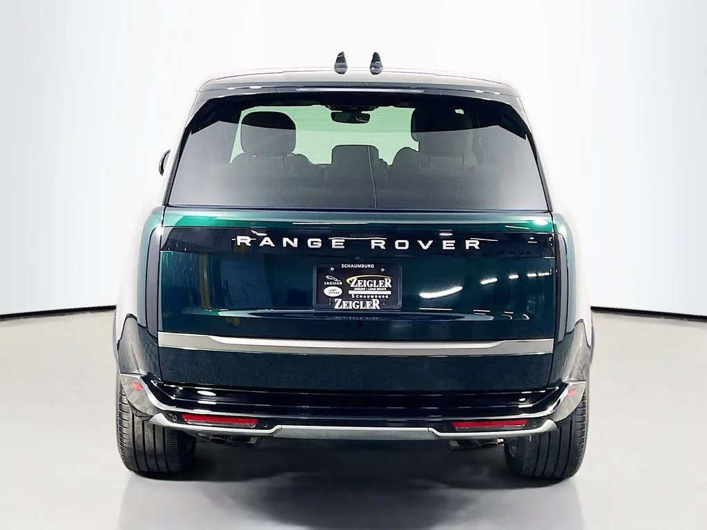 Certified Used 2025 British Racing Green SV Bespoke Ultra Met Gloss Land Rover SE image 6