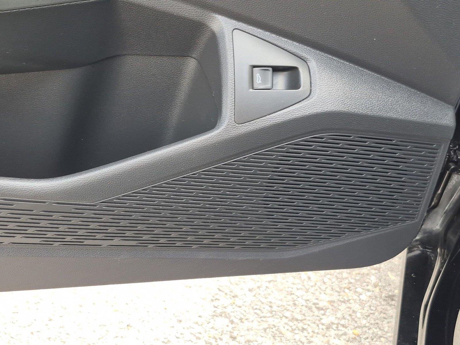 Used 2020 Black Uni Volkswagen S image 17
