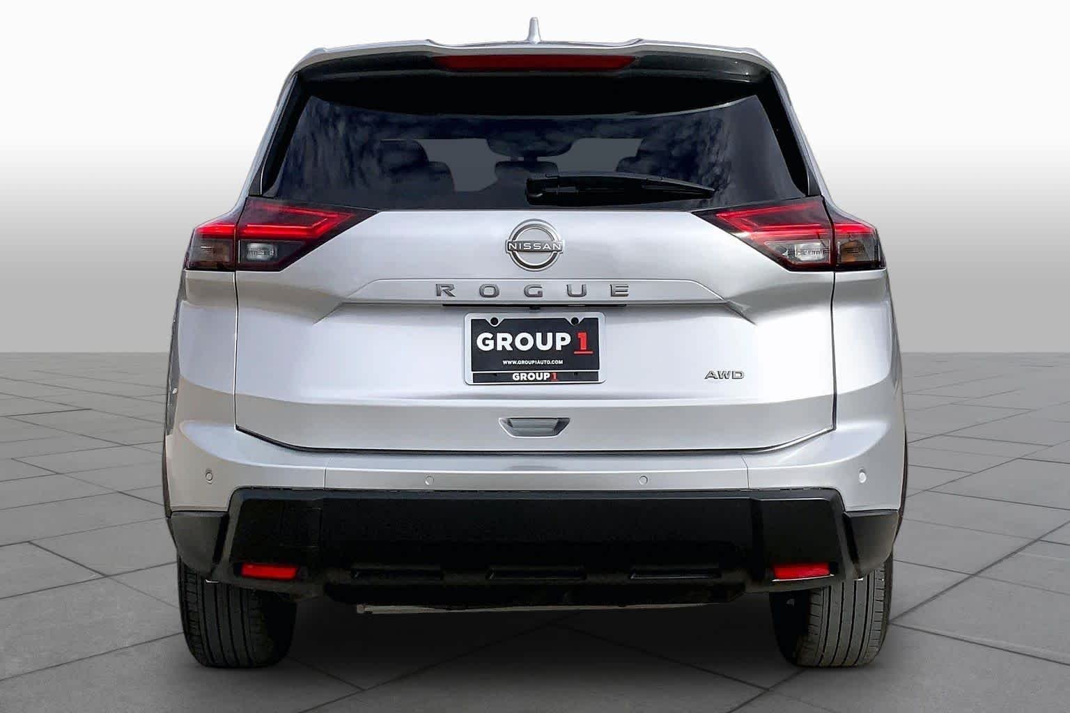 Used 2025 Brilliant Silver Metallic Nissan SV image 8