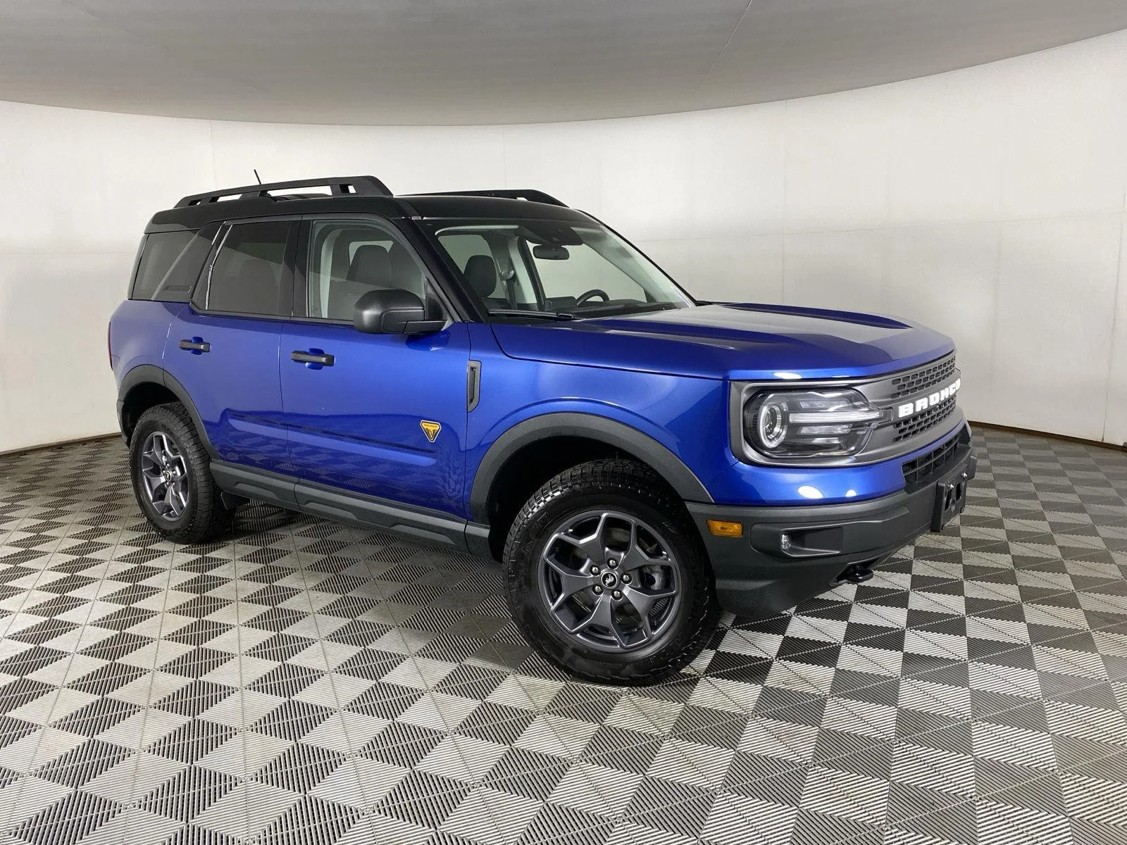 Used 2024 Atlas Blue Ford Badlands image 11