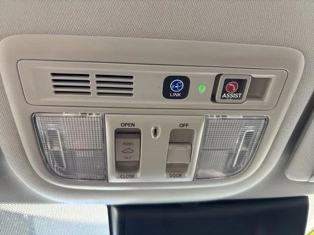 Used 2019 White Honda Touring image 13