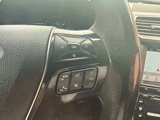 Used 2017 Gray Ford Limited image 22