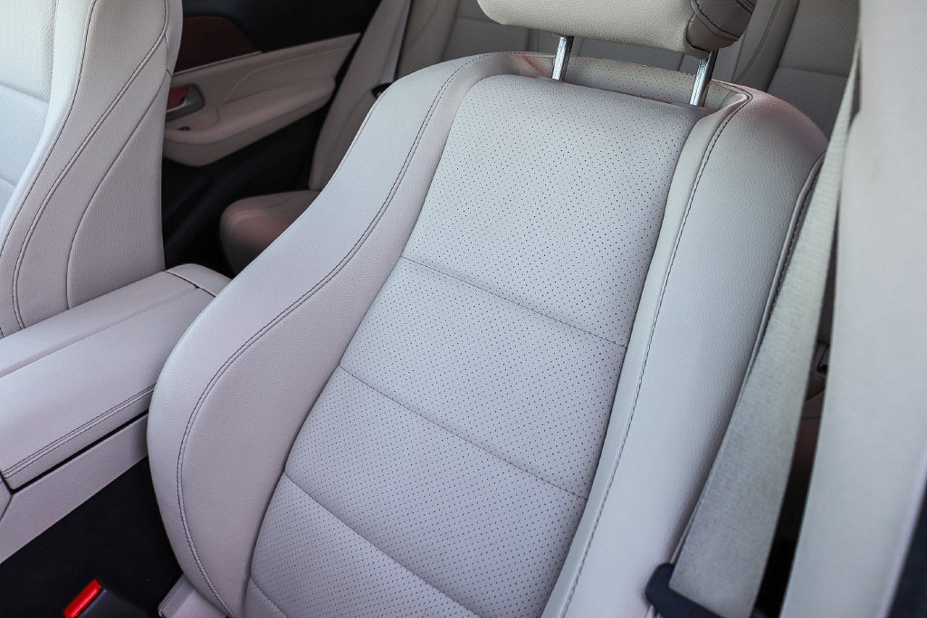 Used 2023 Polar White Mercedes-Benz GLE 350 image 28