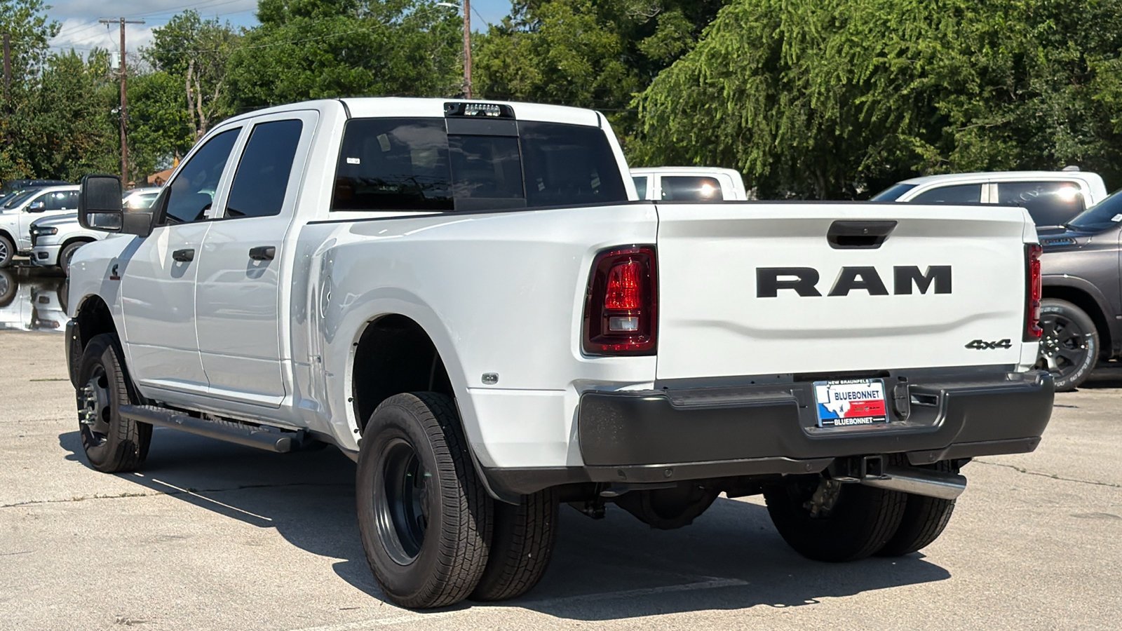 New 2026 Bright White Clear-Coat Exterior Paint RAM Tradesman image 7