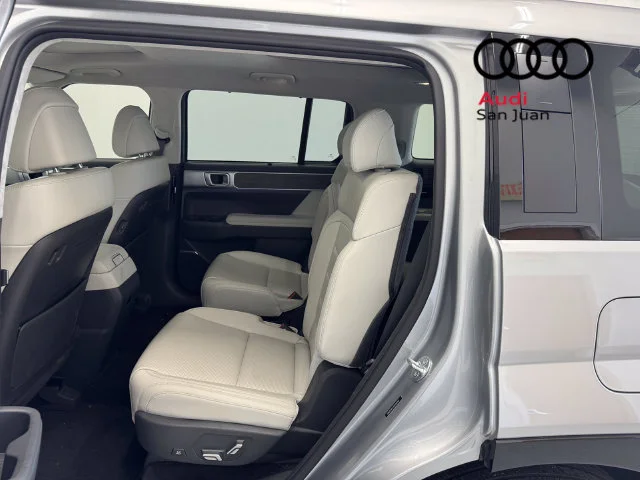 Used 2025 Silver Hyundai Calligraphy image 19