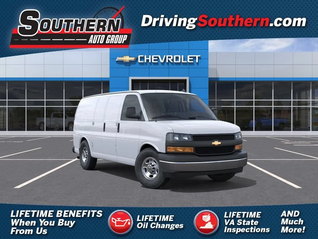 New 2025 Summit White Chevrolet WT image 1