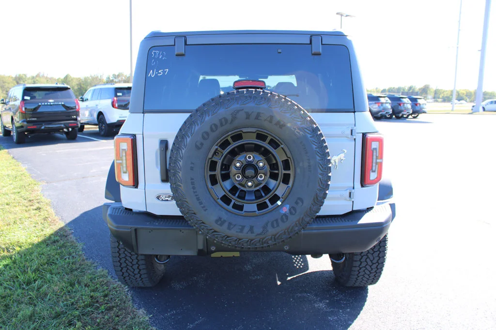 New 2026 Avalanche Gray Ford Badlands® image 11