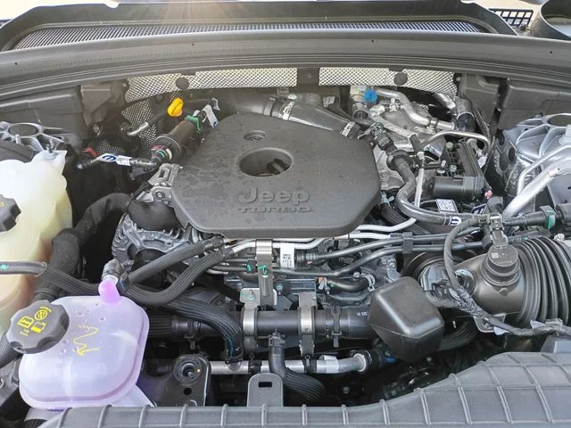 New 2026 Silver Zynith Exterior Paint Jeep Altitude image 23