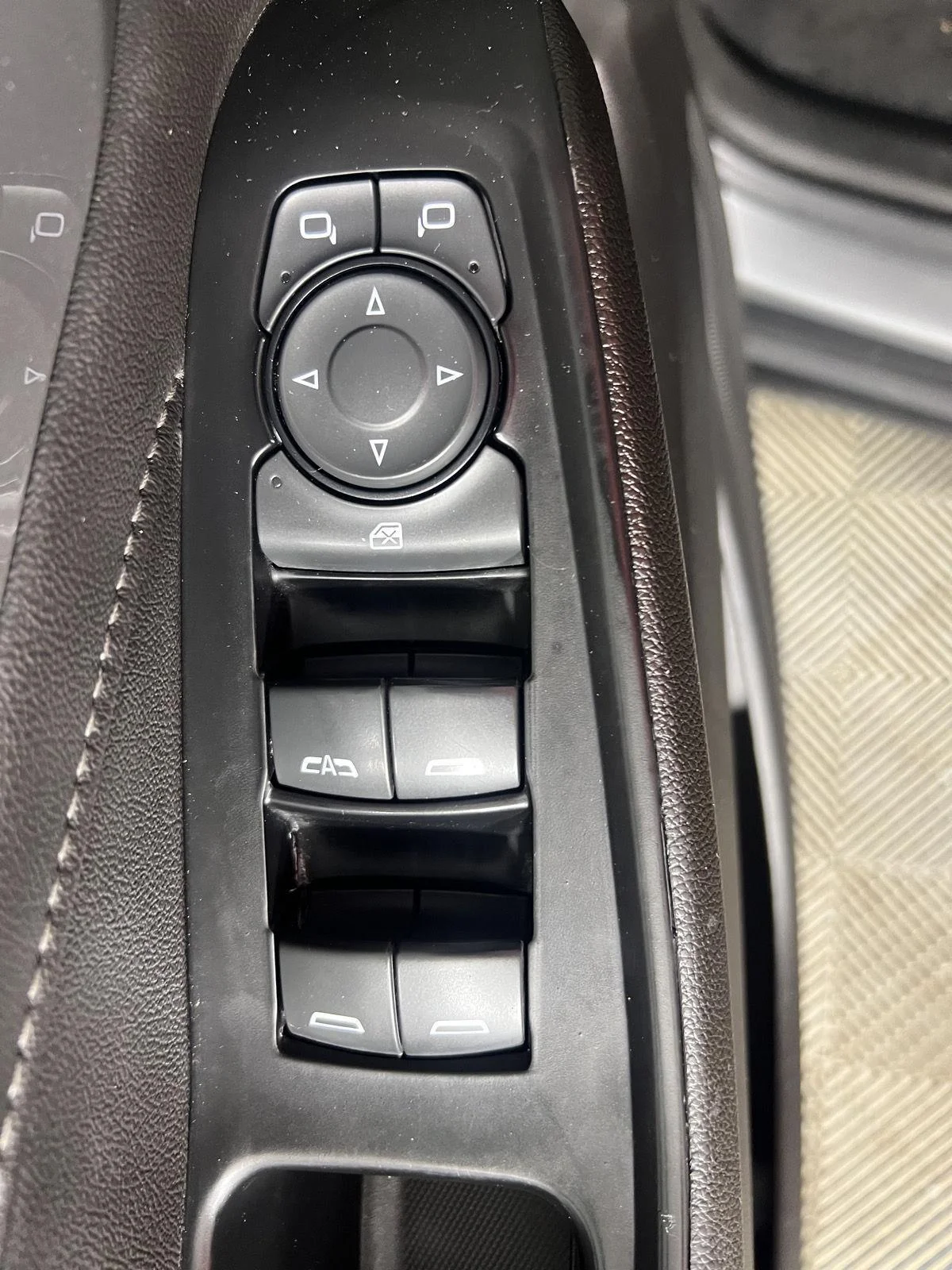 Used 2023 STERLING GRAY METALLIC Chevrolet LT Cloth image 18