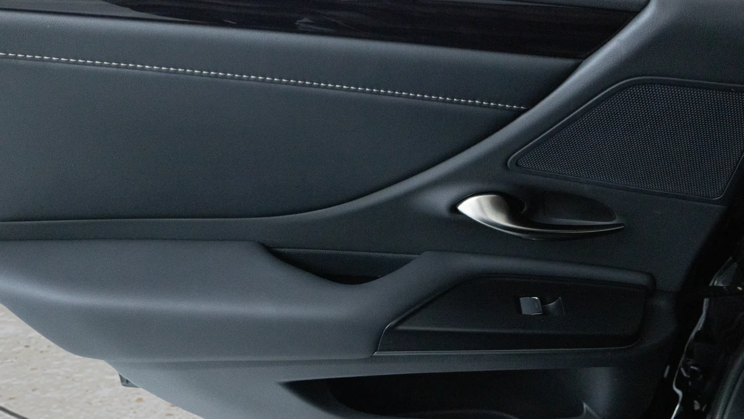 Used 2021 Black Lexus ES 250 image 27