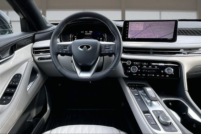 New 2027 2T RAD WHT INFINITI Autograph image 5