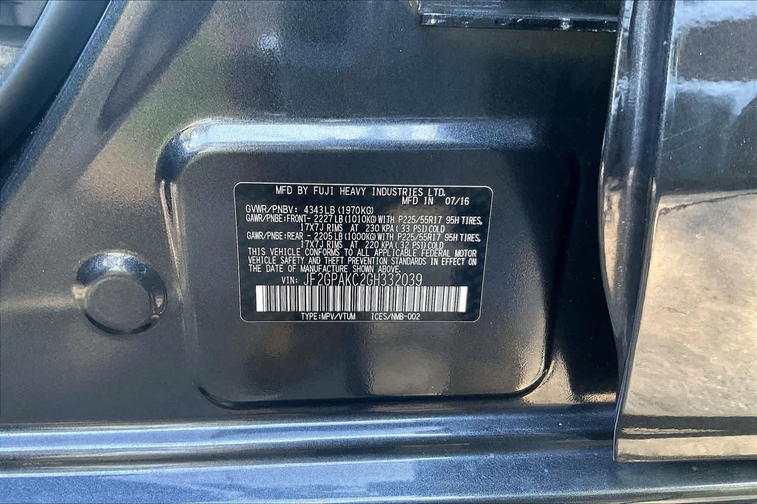 Used 2016 Dark Gray Metallic Subaru Limited image 31