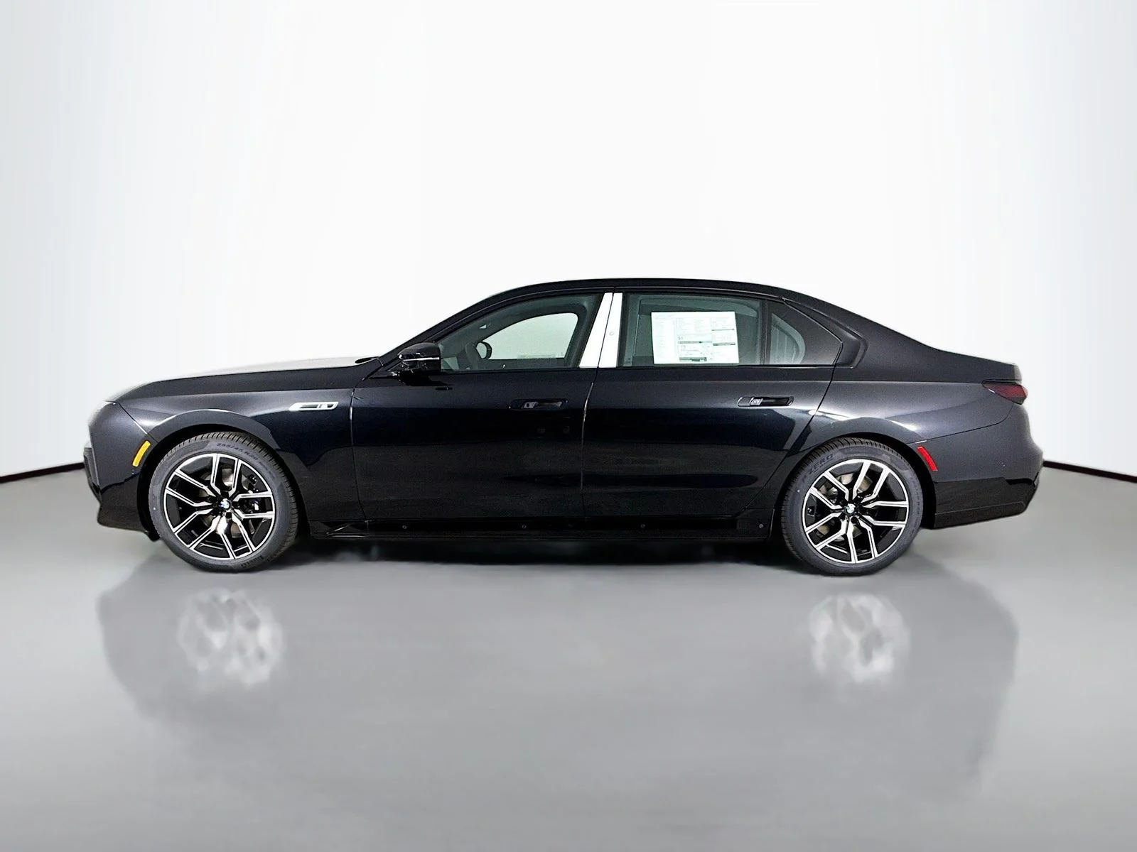 Used 2026 Black Sapphire Metallic BMW M70 image 4