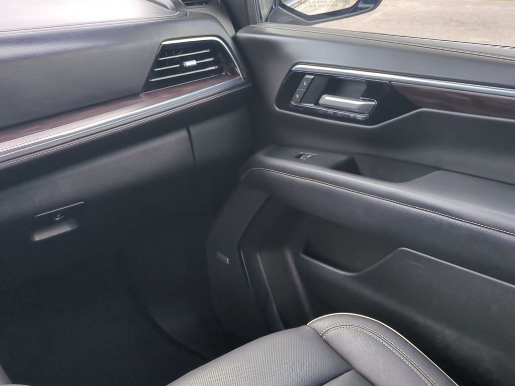 2025 Chevrolet Tahoe Premier - Photo 21