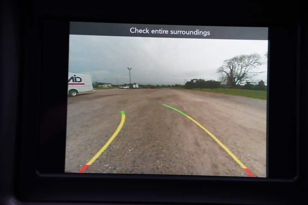 Used 2022 Red Dodge SXT image 31