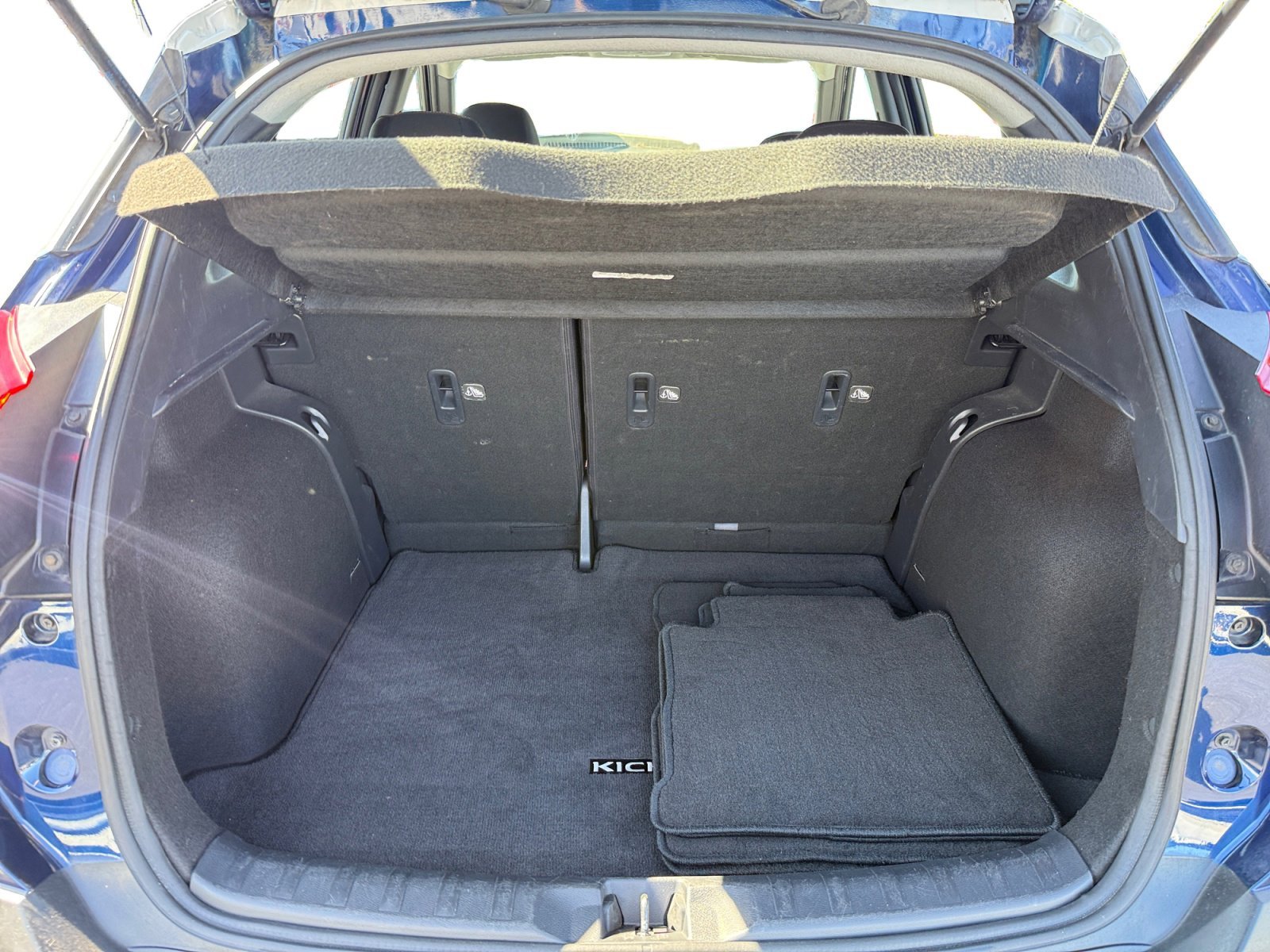 Used 2019 Deep Blue Pearl Nissan SR image 17