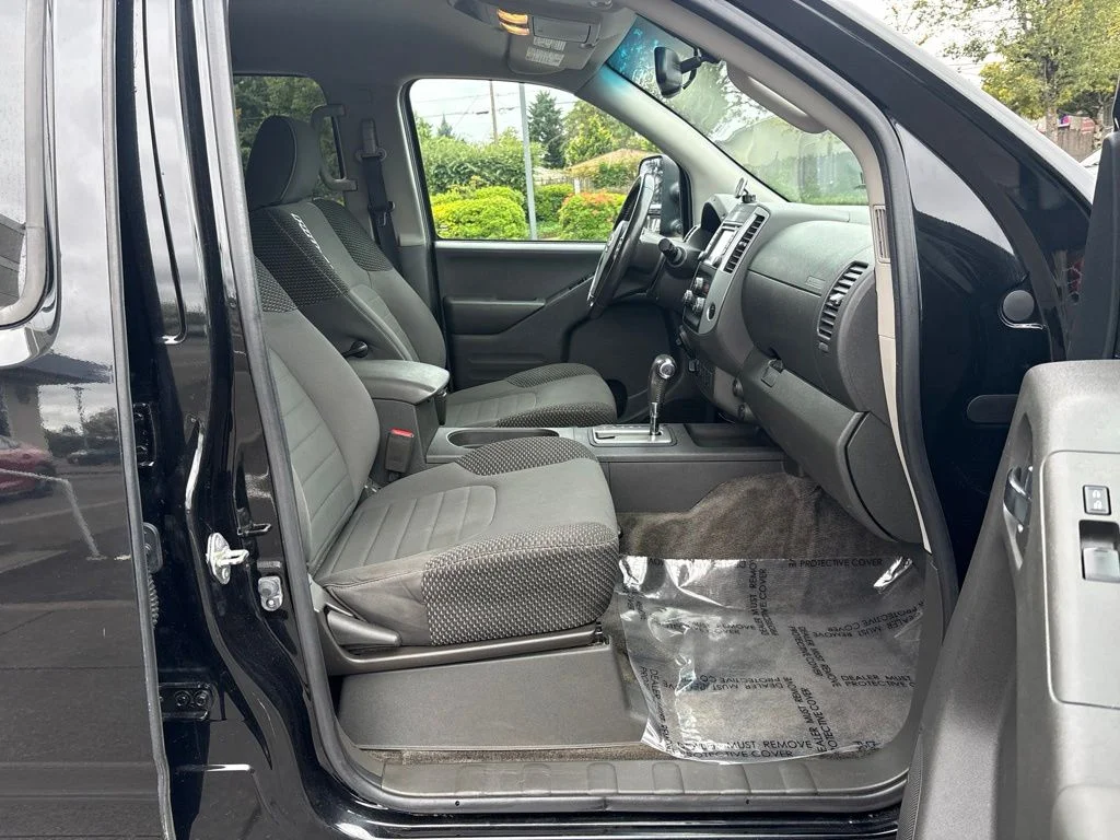 Used 2018 Black Nissan PRO-4X image 23