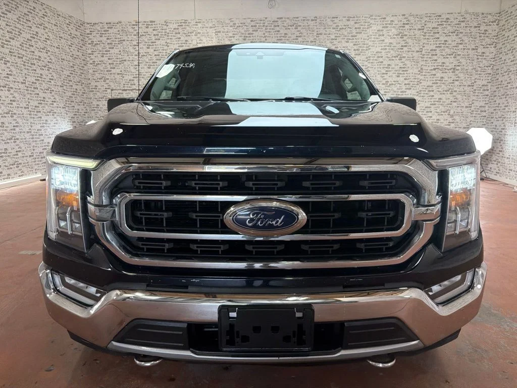 Used 2021 Blue Metallic Ford XLT image 2