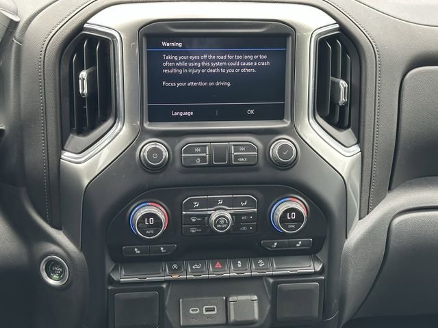 Used 2021 White Chevrolet LT image 17