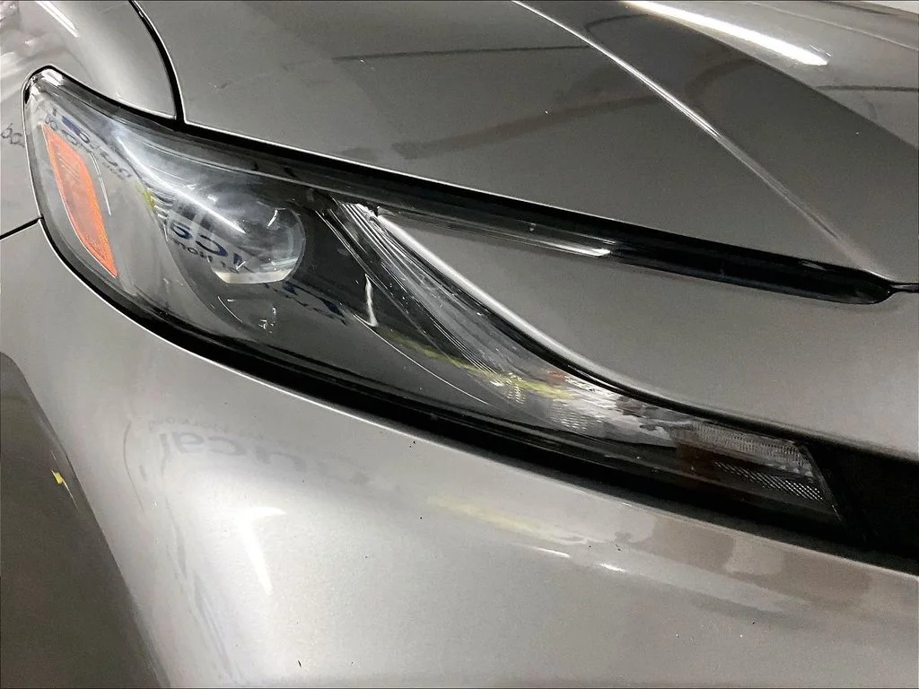 Used 2025  Toyota SE image 30