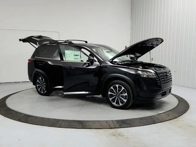 New 2026 Black Nissan Platinum image 9