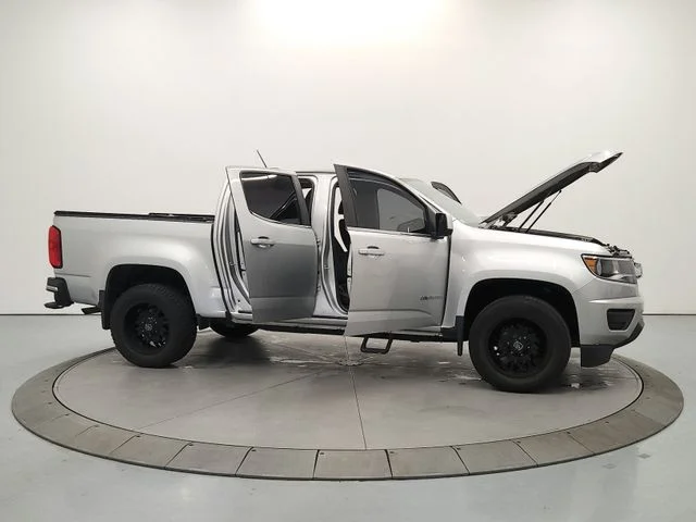 Used 2018 Silver Chevrolet LT image 16