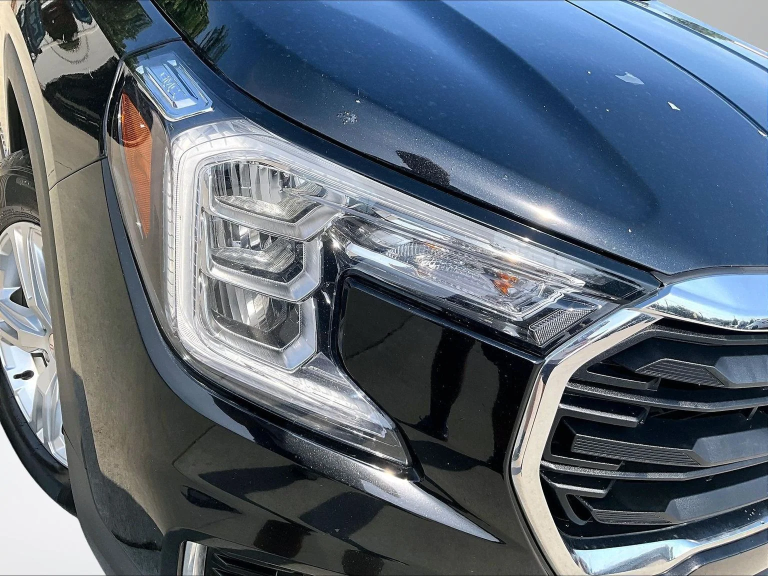 Used 2022 Black GMC SLE image 29