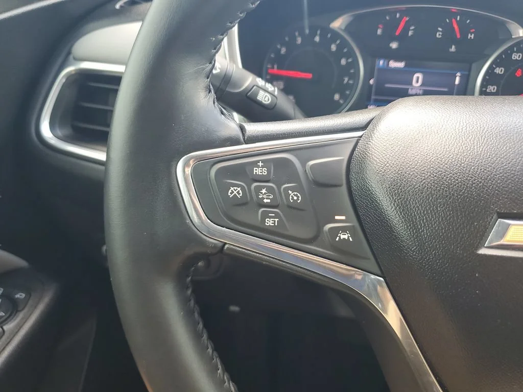 Used 2020 SUMMIT WHITE Chevrolet LT image 19