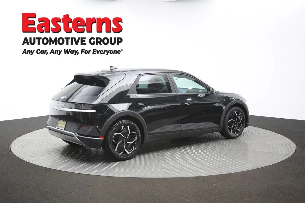 Used 2024 Black Hyundai SEL image 40