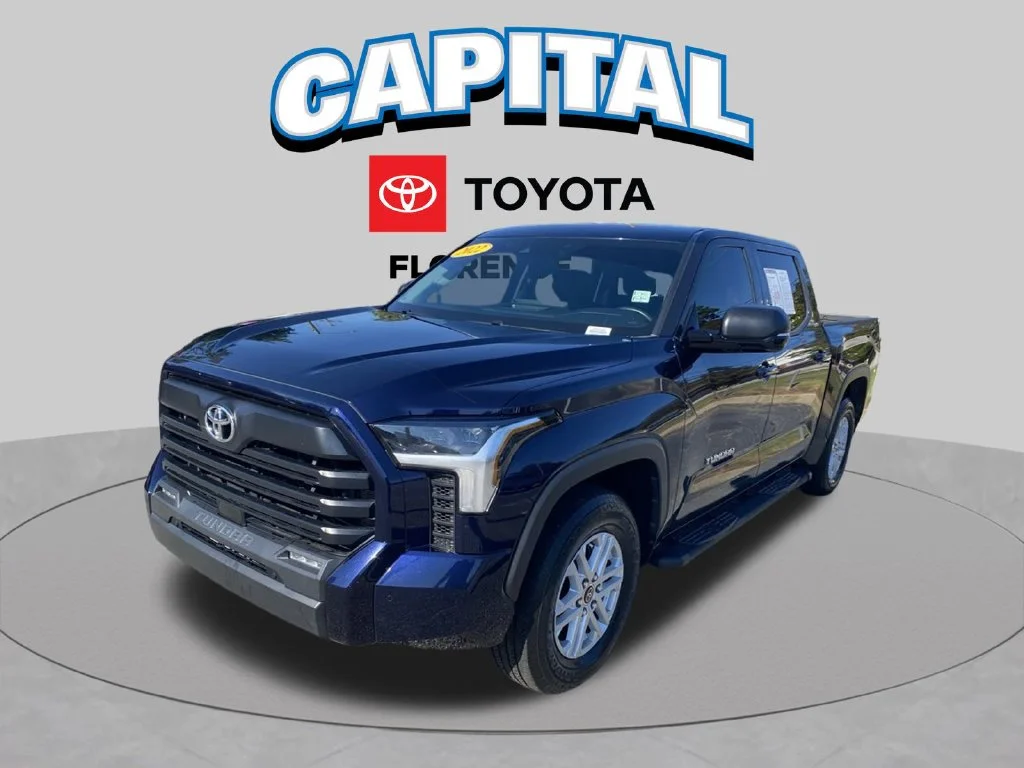 Used 2022  Toyota SR5 image 2