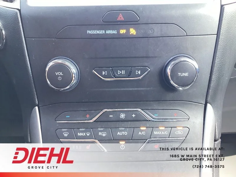 Used 2020 Green Ford SEL image 38