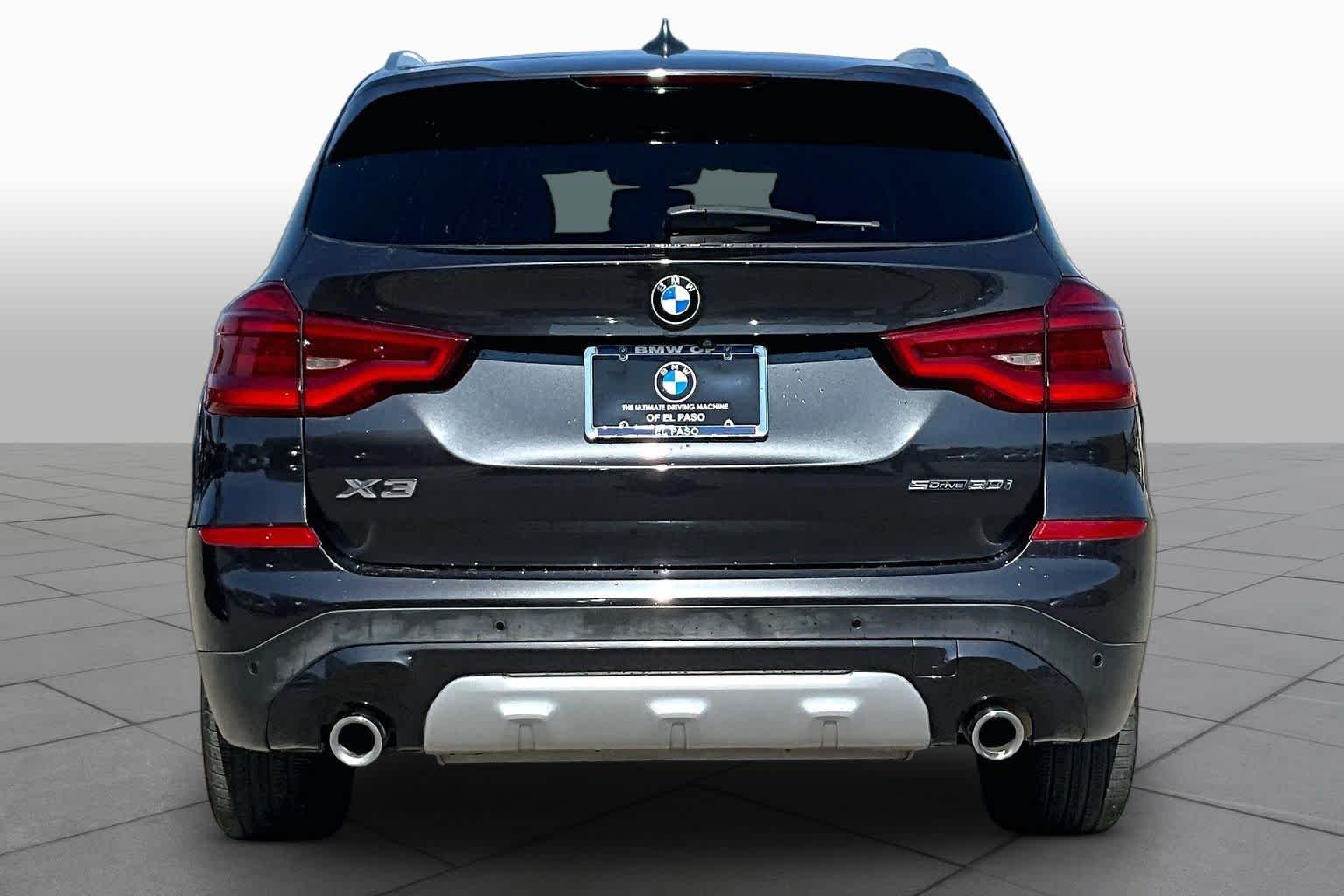 Used 2021 Dark Graphite Metallic BMW sDrive30i image 4