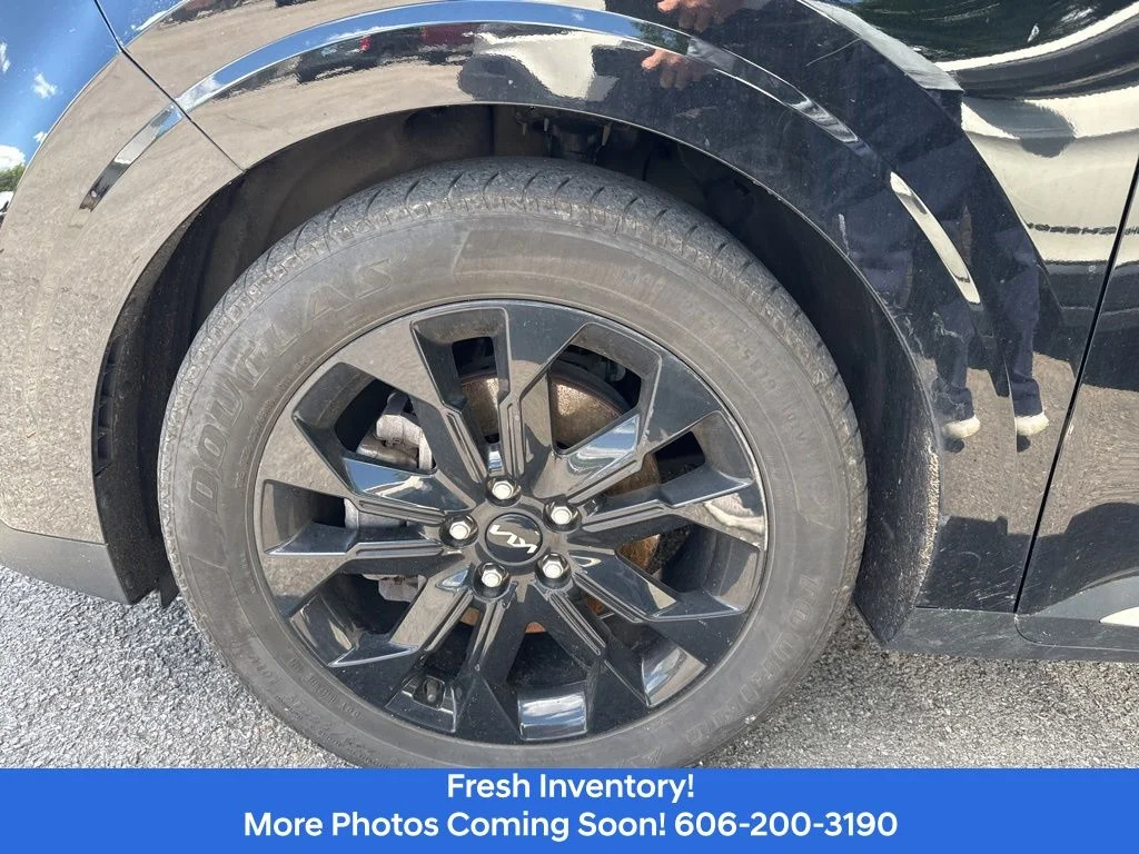 Used 2022 Black Kia SX image 9