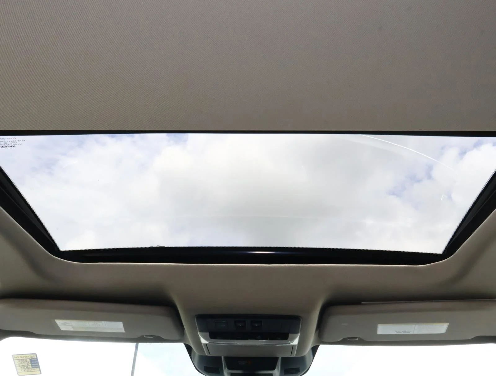 Used 2025 Everest White Pearl/Super Black Nissan Platinum image 12