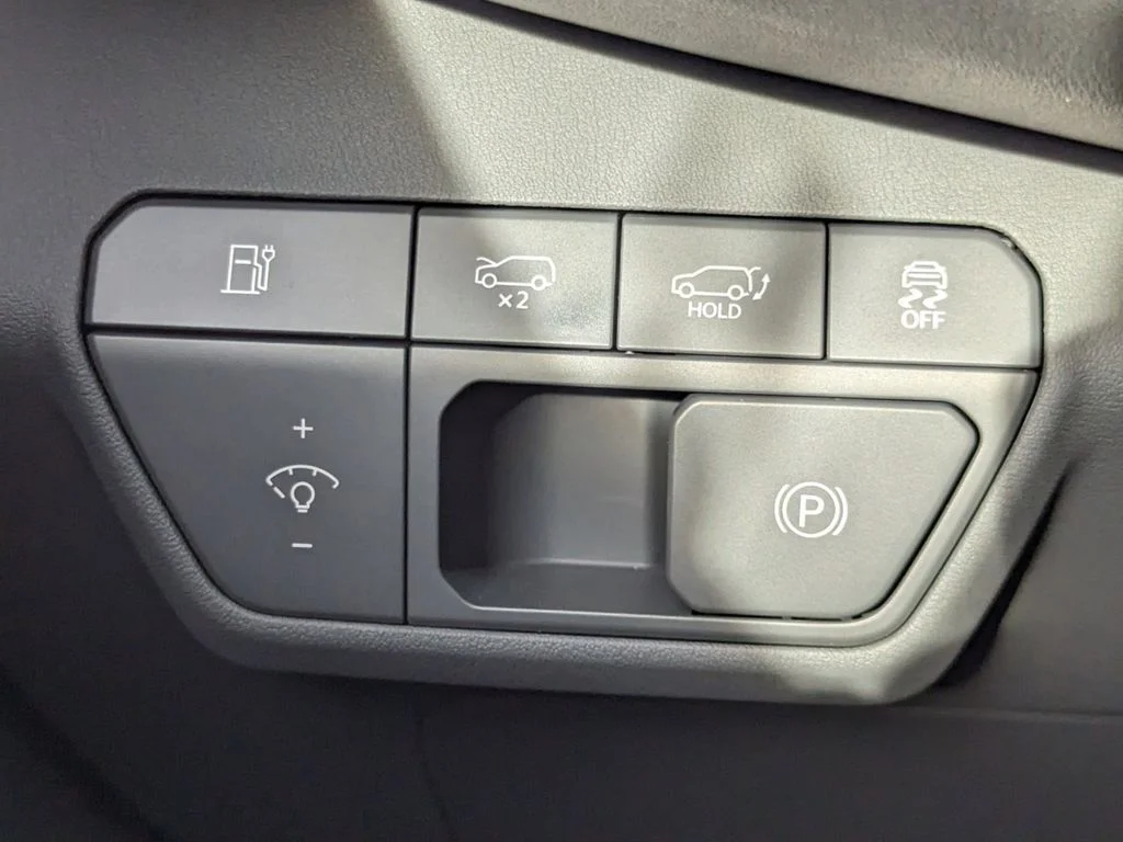 New 2024 Pebble Gray Kia Light RWD image 17