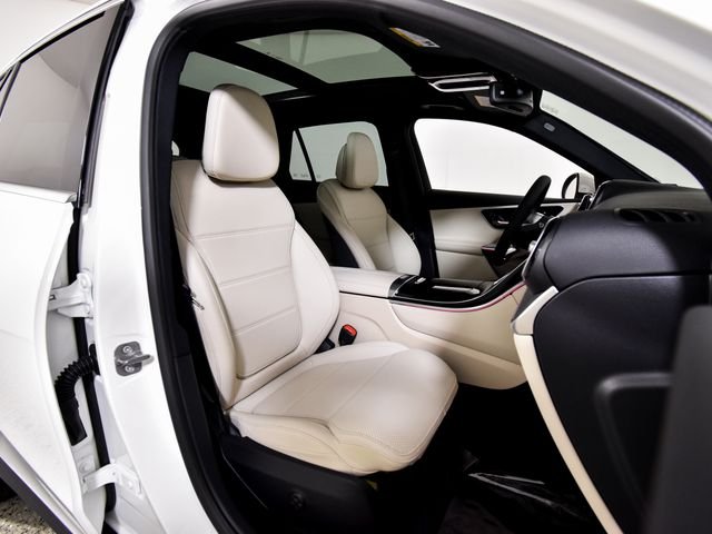 New 2027 Polar White Mercedes-Benz GLC 300 image 31