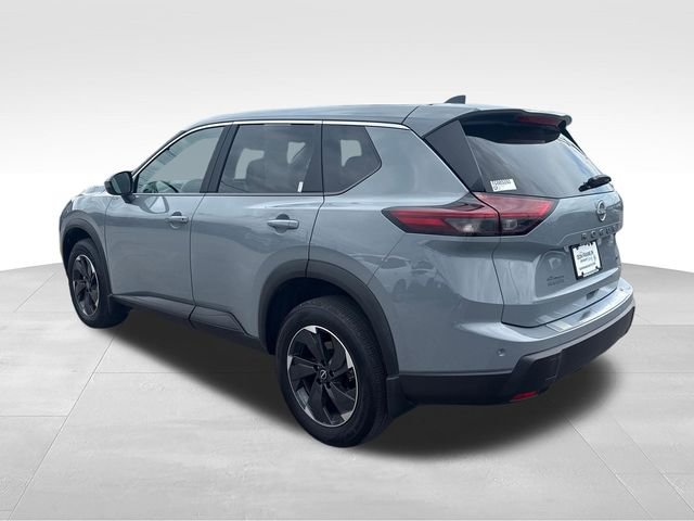 Used 2026 Gray Nissan SV image 4