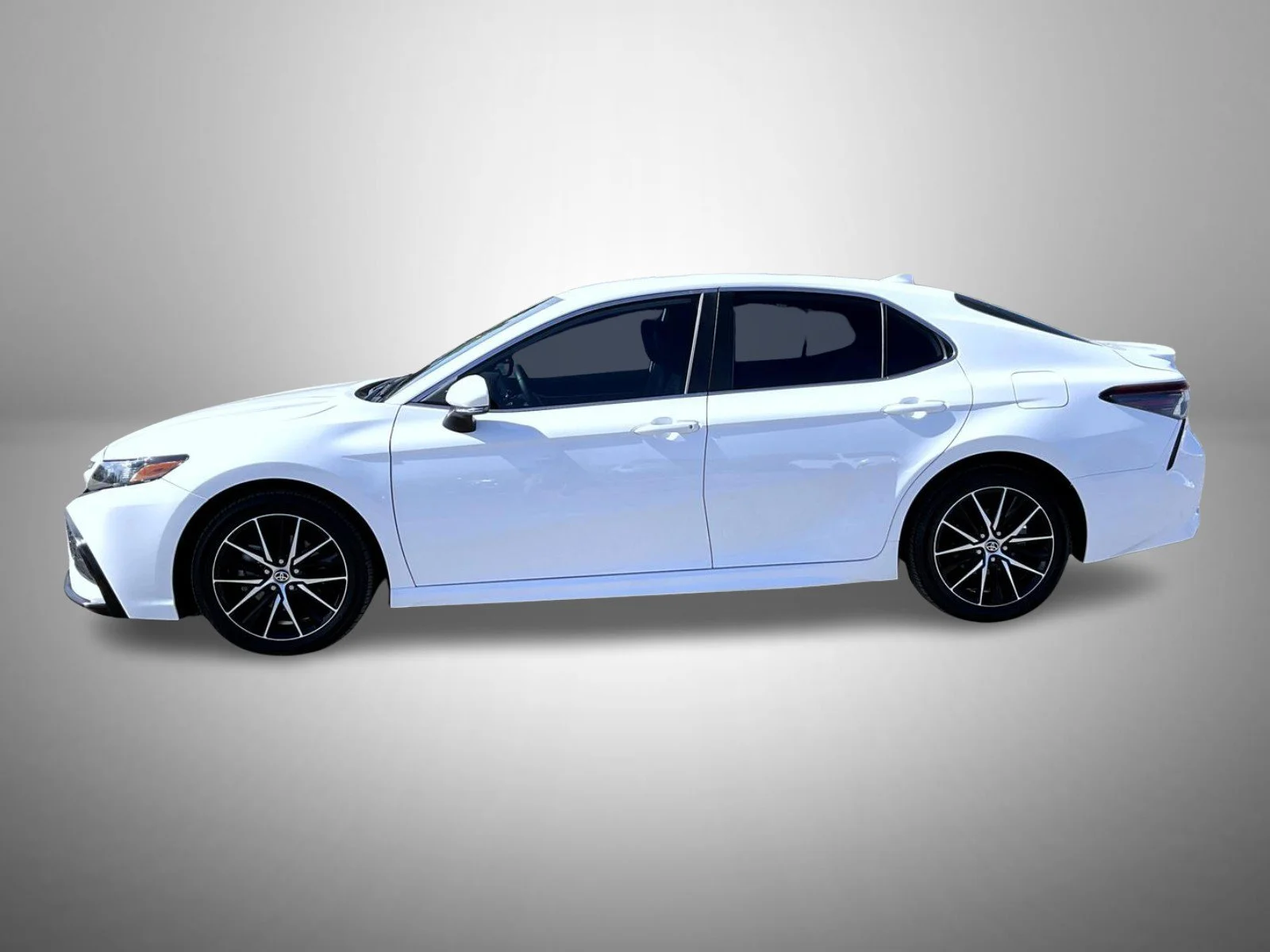 Used 2022 White Toyota SE image 8