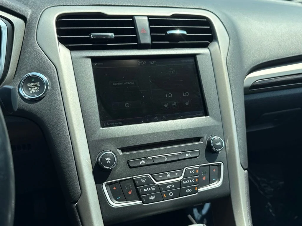 Used 2016 Red Ford SE image 21