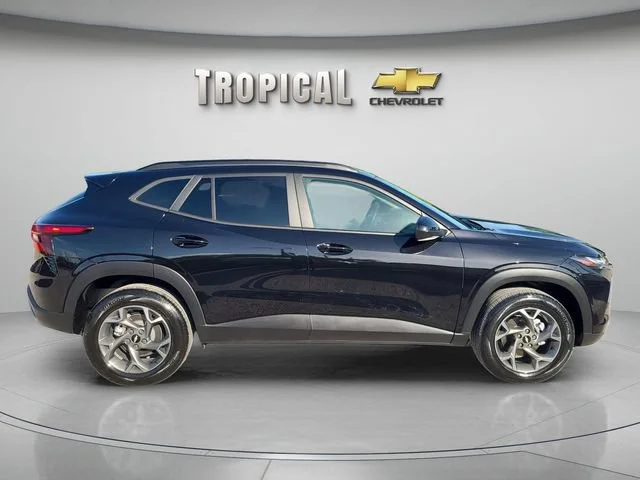 Used 2025 Mosaic Black Metallic Chevrolet LT image 6