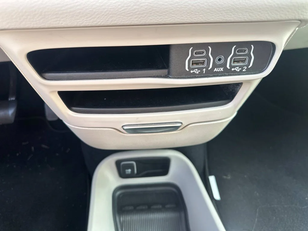 Used 2024 Silver Mist Clearcoat Chrysler Touring L image 23