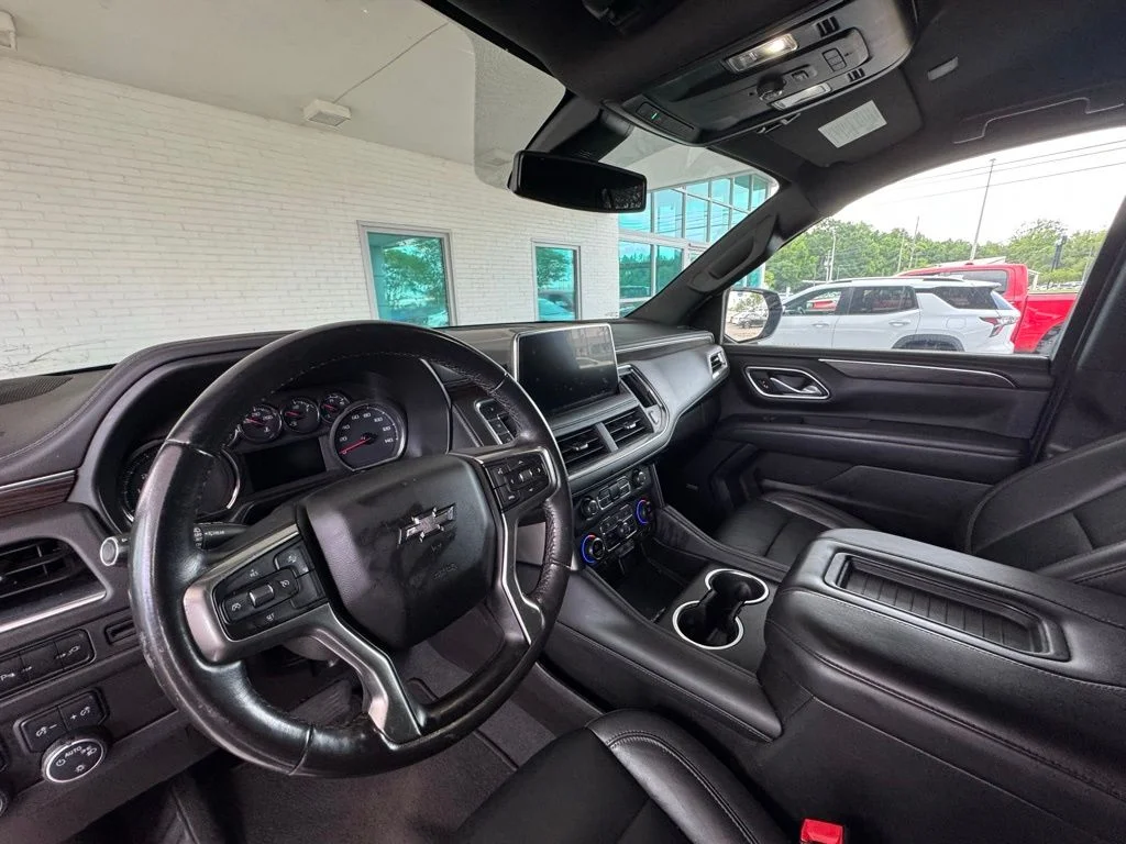 Used 2021 Red Chevrolet Z71 image 15