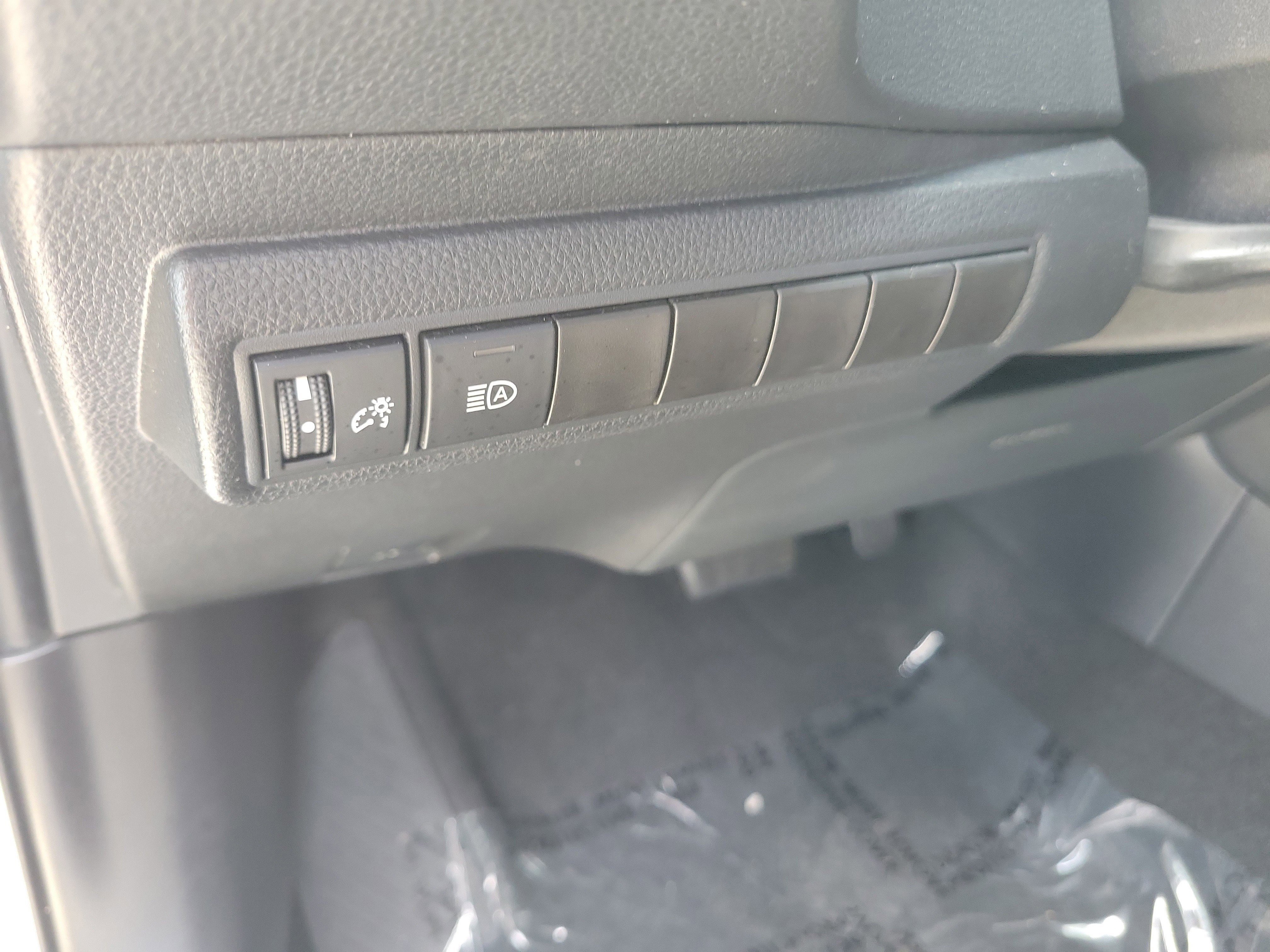Used 2020 Classic Silver Metallic Toyota LE image 25
