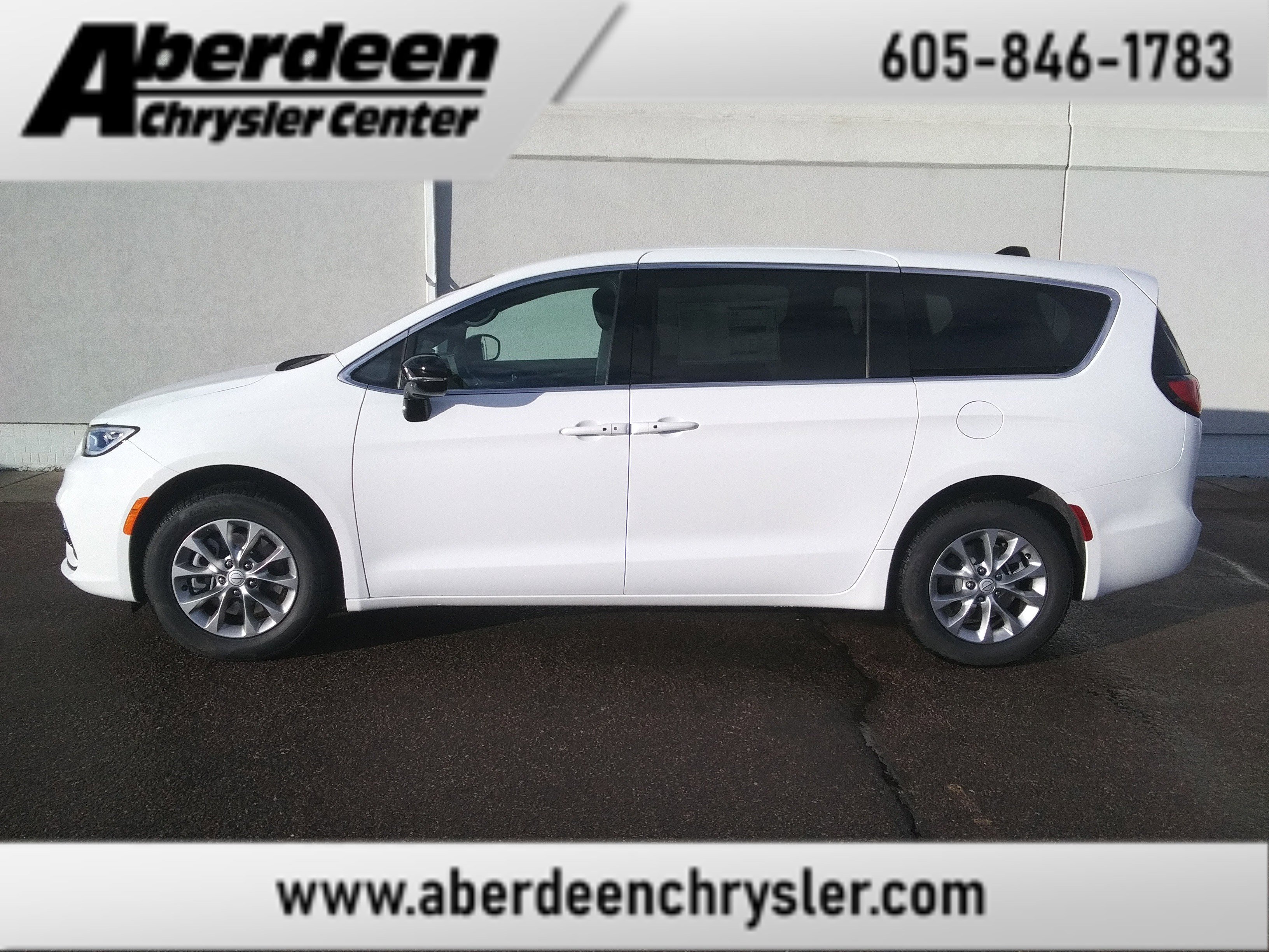 2026 Chrysler Pacifica Select AWD's photo